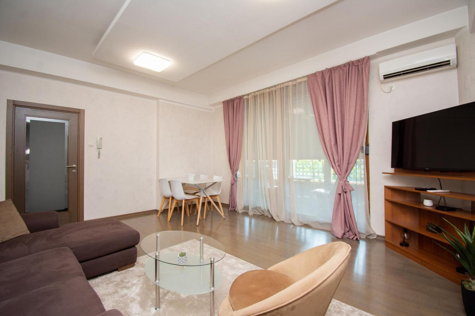 Maxim Compass Apartment พอดโกริกา ภายนอก รูปภาพ