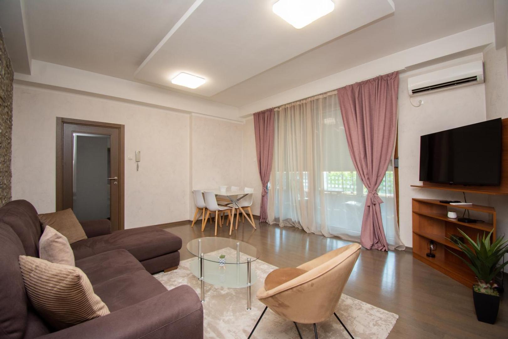 Maxim Compass Apartment พอดโกริกา ภายนอก รูปภาพ